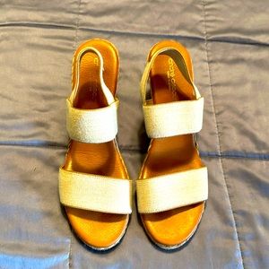 EUC Andre Assous elastic espadrilles, sz 41/10.5